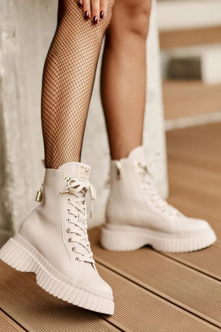 Skórzane Botki Na Platformie Na Zamek Z Ozdobną Kłódką CheBello 4517 Beżowe