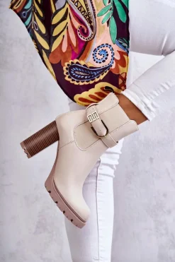 Skórzane Botki Na Słupku Z Ozdobnym Paskiem Beżowe Maresol