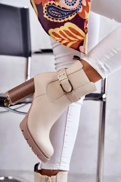 Skórzane Botki Na Słupku Z Ozdobnym Paskiem Beżowe Maresol