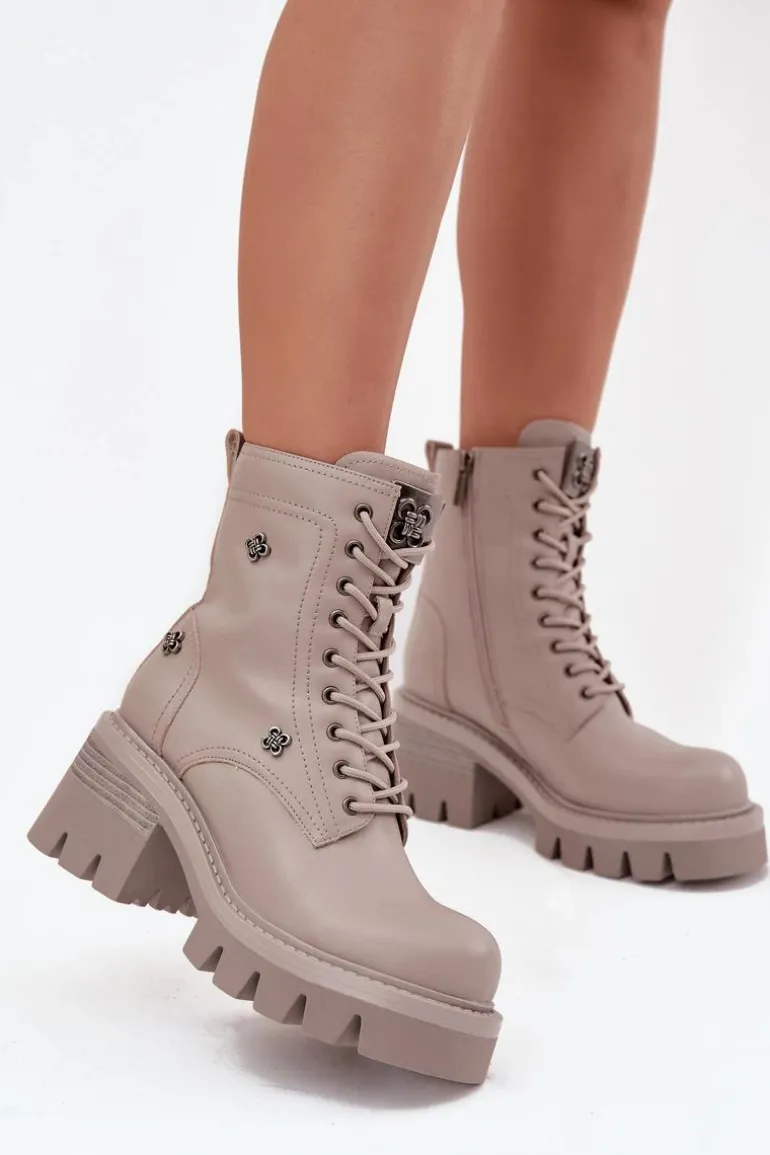 Skórzane Botki Workery Damskie Na Klocku Z Przypinkami Artiker 57C0181 Beżowe