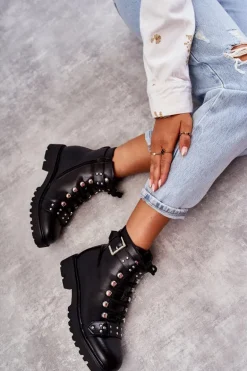 Skórzane Botki Z Ozdobnym Paskiem Czarne Sabine