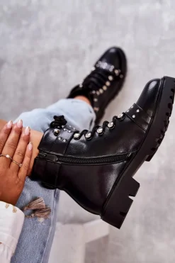 Skórzane Botki Z Ozdobnym Paskiem Czarne Sabine