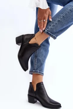 Skórzane Botki Z Wycięciami Na Obcasie Czarne Dalros