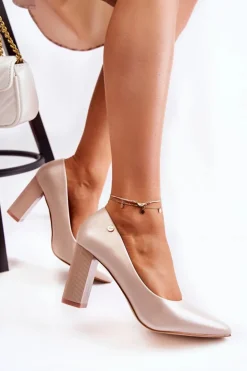 Skórzane Czółenka Na Słupku W Szpic Beżowe Larea