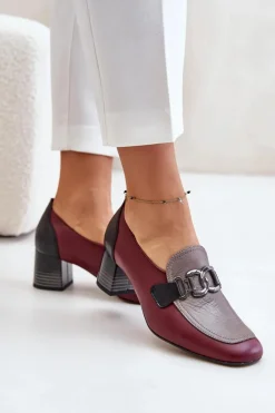 Skórzane Czółenka Na Słupku Ze Złotą Ozdobą Laura Messi 2861 Bordowe