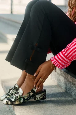 Skórzane Czółenka W Kwiaty Z Kokardą N6539-44 Czarne