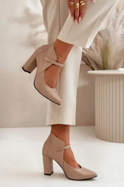 Skórzane Czółenka Z Noskami W Szpic Na Słupku Beżowe Laura Messi 2832