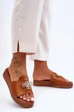 Skórzane Damskie Klapki Na Platformie z Ozdobą Brązowe Azera