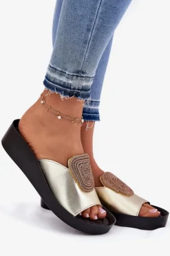 Skórzane Damskie Klapki Z Ozdobą KV51-028 Złote