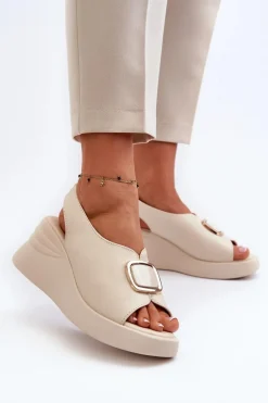 Skórzane Damskie Sandały Na Koturnie Z Ozdobą Beżowe Salvania