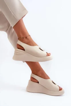 Skórzane Damskie Sandały Na Koturnie Z Ozdobą Beżowe Salvania