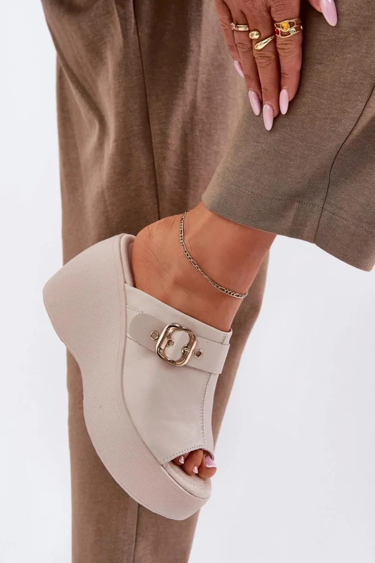 Skórzane Klapki Damskie Na Platformie I Koturnie Z Klamrą S.Barski LR51-542 Beżowe