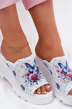 Skórzane Klapki Damskie Na Koturnie Artiker 56C0428 Białe