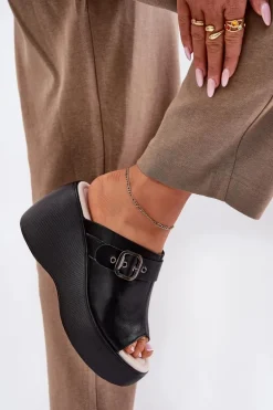 Skórzane Klapki Damskie Na Platformie I Koturnie Z Klamrą S.Barski LR51-542 Czarne