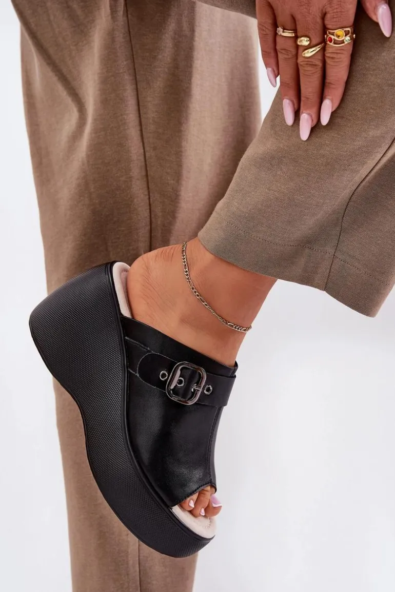 Skórzane Klapki Damskie Na Platformie I Koturnie Z Klamrą S.Barski LR51-542 Czarne