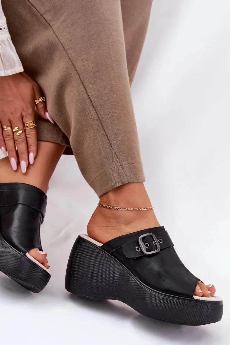 Skórzane Klapki Damskie Na Platformie I Koturnie Z Klamrą S.Barski LR51-542 Czarne
