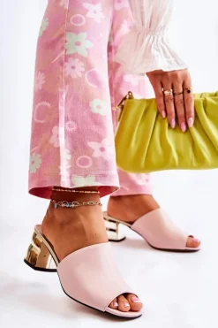 Skórzane Klapki Damskie Na Obcasie Różowe Perry