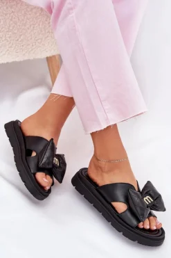 Skórzane Klapki Damskie Na Platformie Z Kokardą CheBello 4647 Czarne