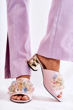 Skórzane Klapki Damskie Na Obcasie Z Ozdobą Różowe Calinda