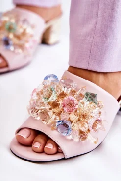 Skórzane Klapki Damskie Na Obcasie Z Ozdobą Różowe Calinda