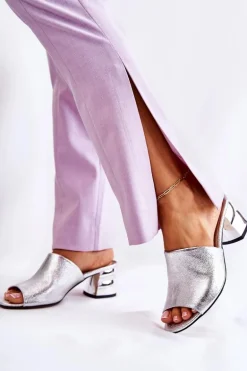 Skórzane Klapki Damskie Na Obcasie Srebrne Perry