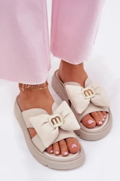 Skórzane Klapki Damskie Na Platformie Z Kokardą CheBello 4647 Beżowe