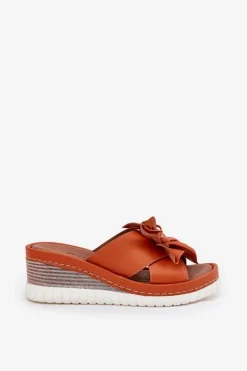 Skórzane Klapki Damskie Na Koturnie Z Ozdobnym Kwiatem Artiker 52C0505 Pomarańczowe