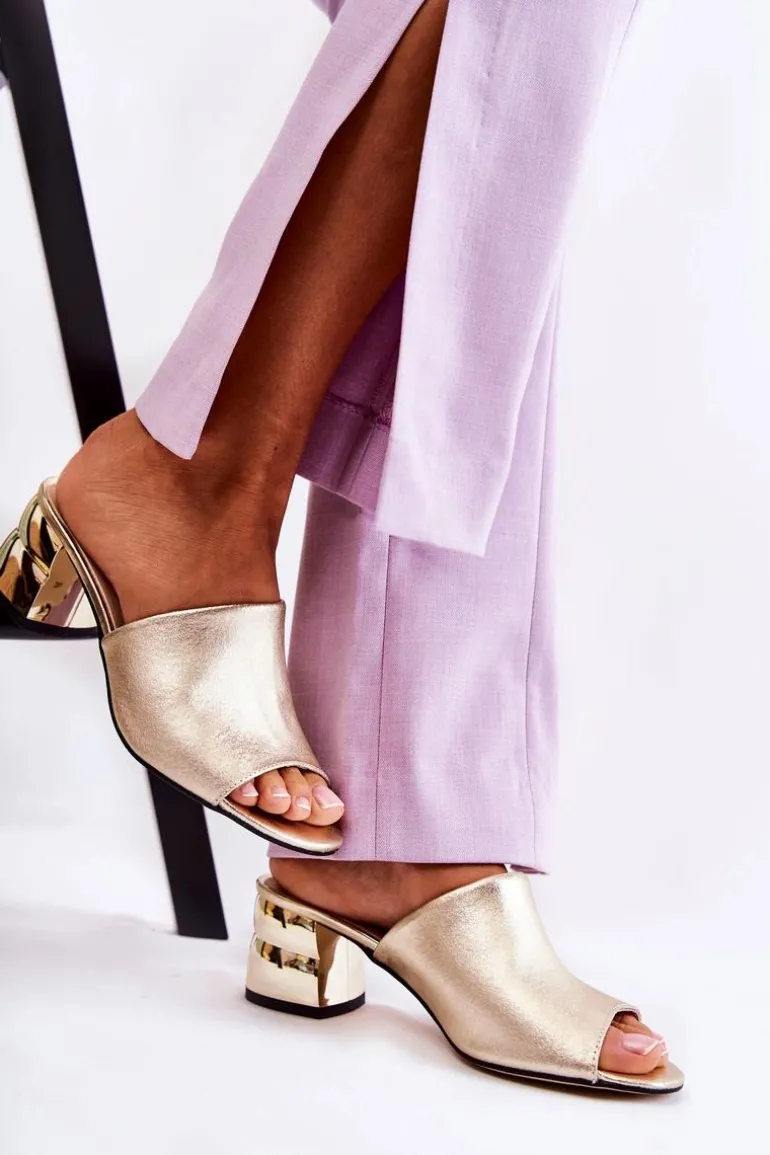 Skórzane Klapki Damskie Na Obcasie Złote Perry