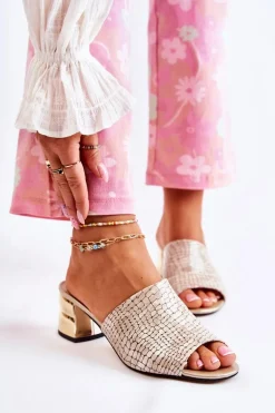 Skórzane Klapki Damskie Wzór Krokodyl Na Obcasie Beżowe Perry