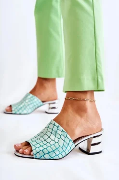 Skórzane Klapki Damskie Wzór Krokodyl Na Obcasie Jasnozielone Perry