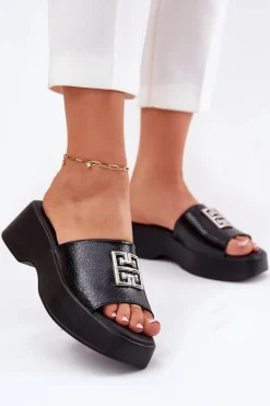 Skórzane Klapki Damskie Z Ozdobą Vinceza 79526 Czarne