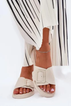 Skórzane Klapki Damskie Z Klamrą D&A SJ2302-01 Beżowe