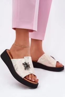 Skórzane Klapki Damskie Z Broszką Vinceza 66752 Beżowe