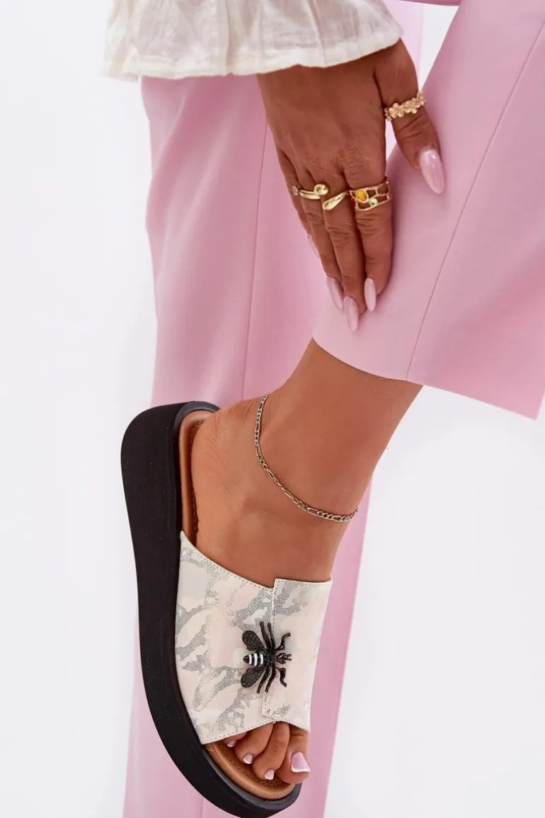 Skórzane Klapki Damskie Z Broszką Vinceza 66752 Beżowe