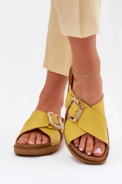 Skórzane Klapki Damskie Z Klamrą Inblu ED0003IU Żółte