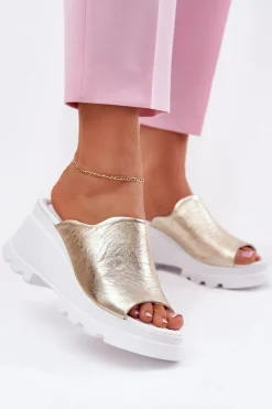 Skórzane Klapki Na Koturnie Artiker 56C0435 Złote