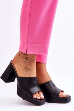 Skórzane Klapki Na Obcasie Czarne Livesa