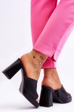 Skórzane Klapki Na Obcasie Czarne Livesa