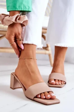 Skórzane Klapki Na Obcasie Beżowe Netty