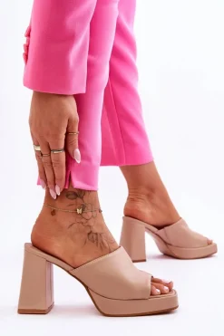 Skórzane Klapki Na Obcasie Beżowe Livesa