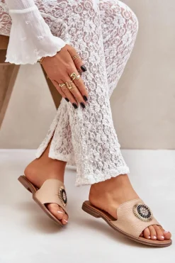 Skórzane Klapki Z Ozdobą Na Płaskim Obcasie Lewski 3047/O Beżowe