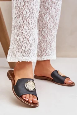 Skórzane Klapki Z Ozdobą Na Płaskim Obcasie Zazoo 3047/O Czarne