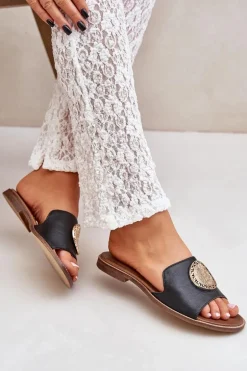 Skórzane Klapki Z Ozdobą Na Płaskim Obcasie Zazoo 3047/O Czarne