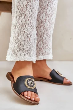 Skórzane Klapki Z Ozdobą Na Płaskim Obcasie Zazoo 3047/O Czarne