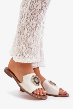 Skórzane Klapki Z Ozdobą Na Płaskim Obcasie Lewski 3047/O Złoty Przecierany