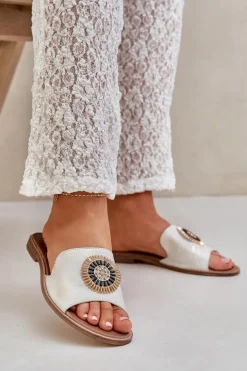 Skórzane Klapki Z Ozdobą Na Płaskim Obcasie Lewski 3047/O Złoty Przecierany