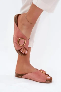 Skórzane Klapki Ze Złotą Klamrą Maciejka 07000-15 Różowe