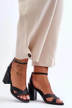Skórzane Klasyczne Sandałki Na Słupku Czarne Zipola