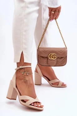 Skórzane Klasyczne Sandałki Na Słupku Beżowe Zipola