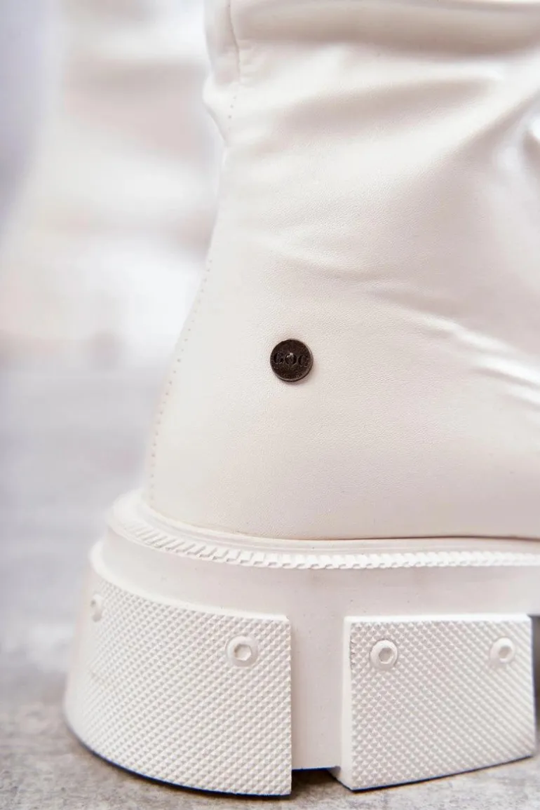 Skórzane Kozaki Za Kolano Na Płaskim Obcasie GOE KK2N4022 Białe